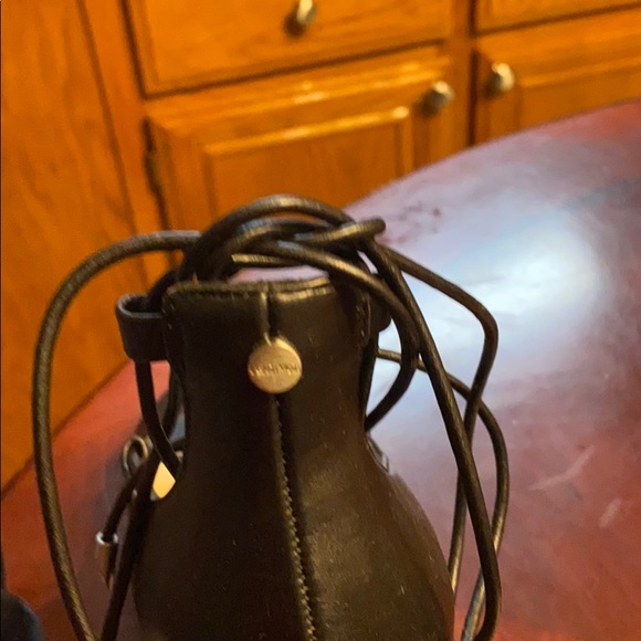 Shoes - Picture 5 of 9